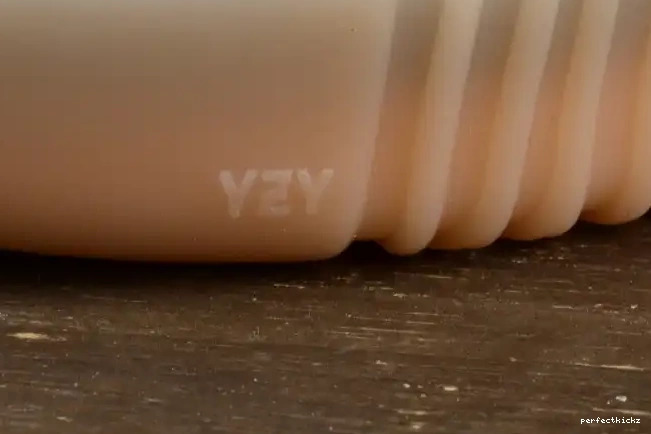 BY2456 Light 750 Yeezy adidas Boost Brown 0522